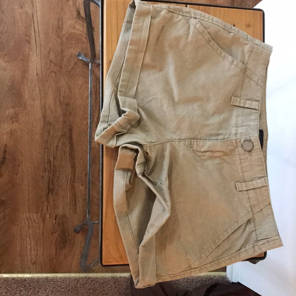 tan shorts size 6